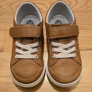 FootMates Tan Leather Kids Sneakers with Velcro and Laces
